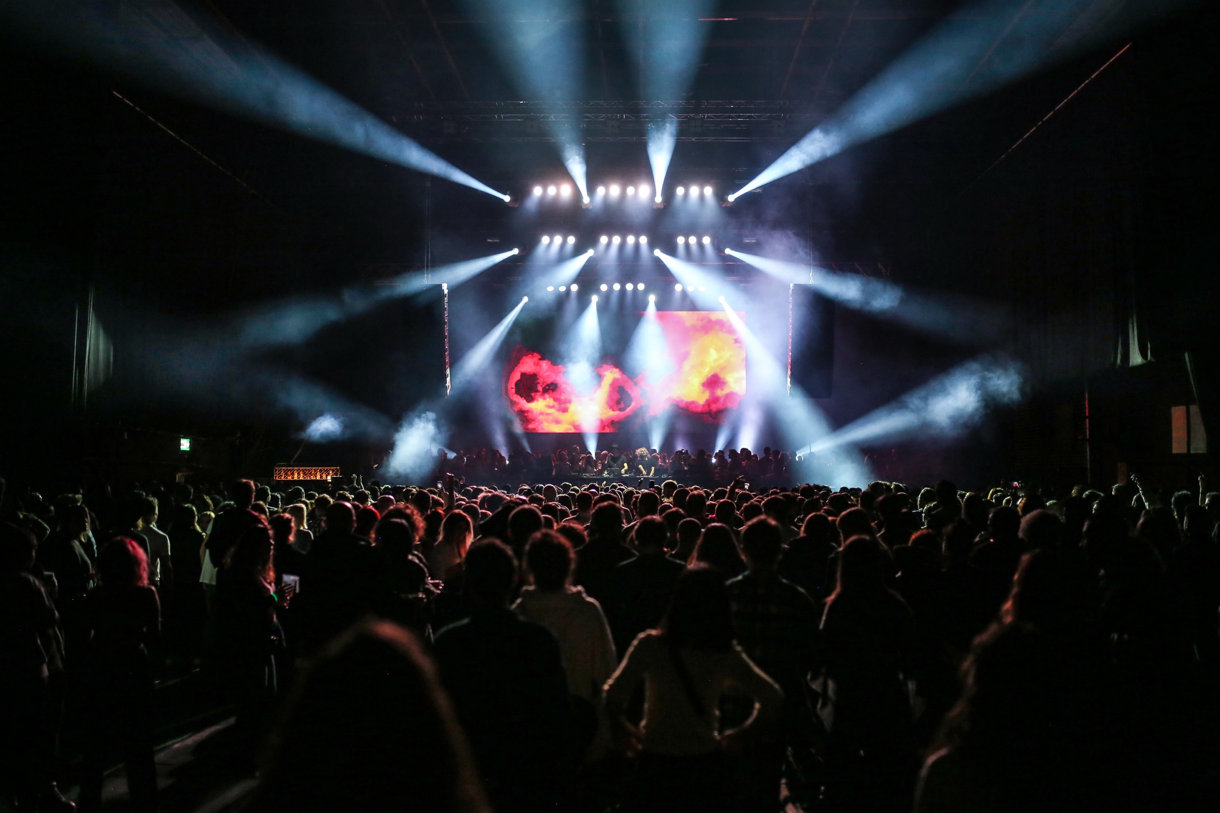 A large-scale live electronic music production in Istanbul